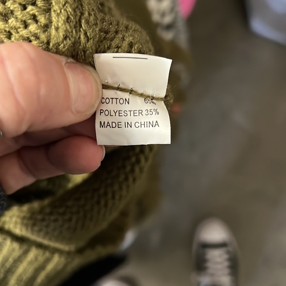 NWOT AND THE WHY / fringe sleeve sweater / M-L - Picture 4 of 4